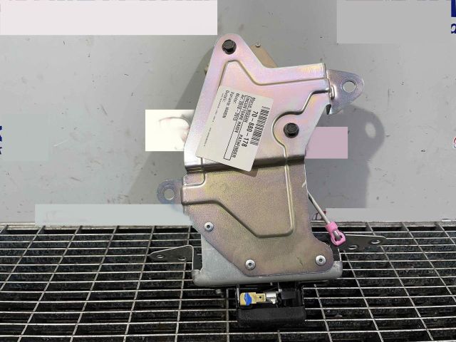 bontott NISSAN PATHFINDER Csomagtérajtó Ütköző