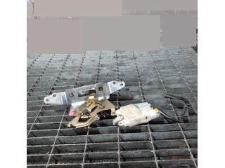 bontott NISSAN PATHFINDER Csomagtérajtó Zárszerkezet