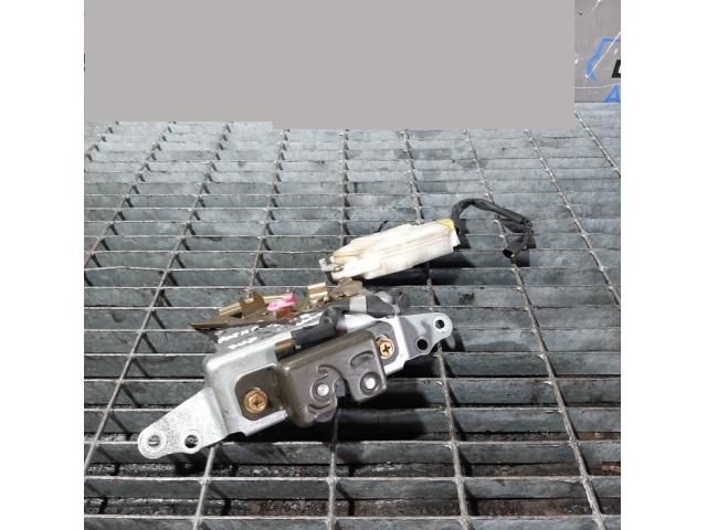 bontott NISSAN PATHFINDER Csomagtérajtó Zárszerkezet