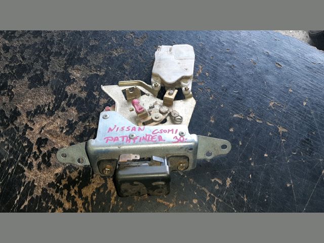 bontott NISSAN PATHFINDER Csomagtérajtó Zárszerkezet