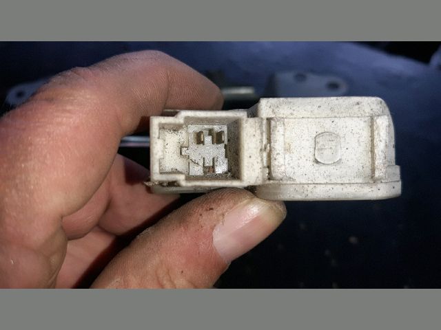 bontott NISSAN PATHFINDER Csomagtérajtó Zárszerkezet