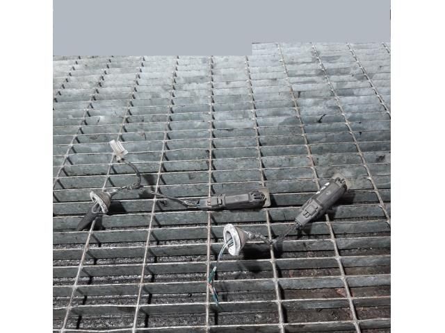 bontott NISSAN PATHFINDER Hátsó Rendszámtábla Világítás