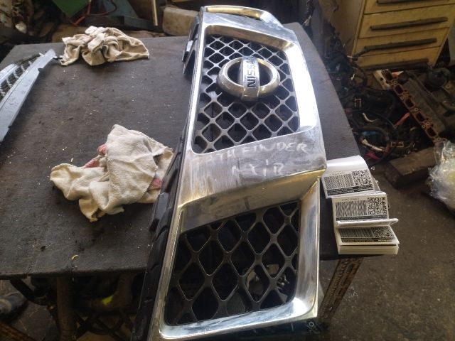 bontott NISSAN PATHFINDER Hűtőrács