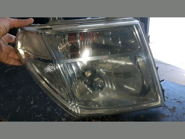 bontott NISSAN PATHFINDER Jobb Xenon Fényszóró