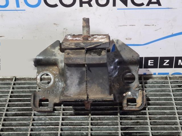 bontott NISSAN PATHFINDER Tartó Bak