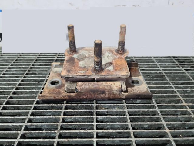 bontott NISSAN PATHFINDER Tartó Bak