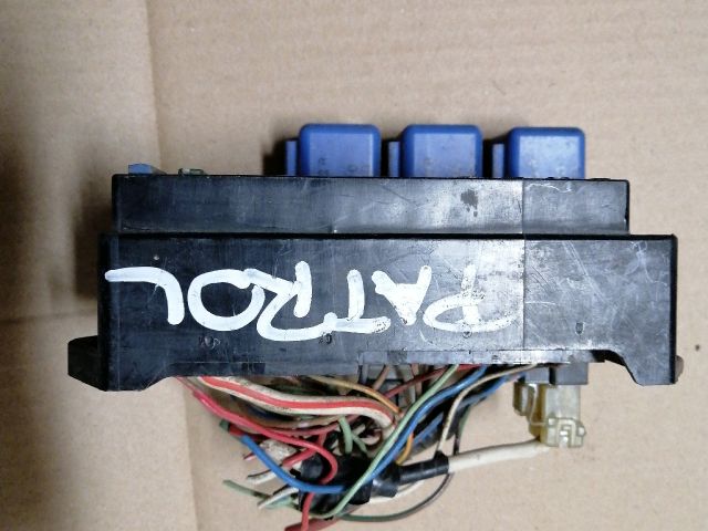 bontott NISSAN PATROL Biztosítéktábla Motortér