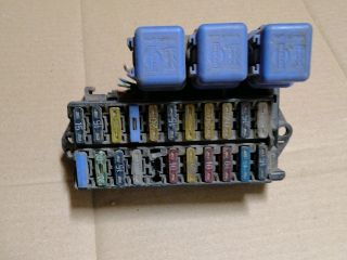 bontott NISSAN PATROL Biztosítéktábla Motortér