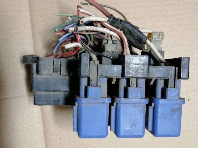 bontott NISSAN PATROL Biztosítéktábla Motortér