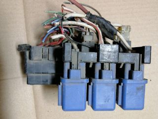 bontott NISSAN PATROL Biztosítéktábla Motortér