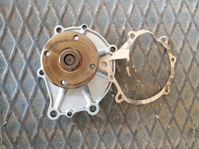 bontott NISSAN PICK UP Vízpumpa