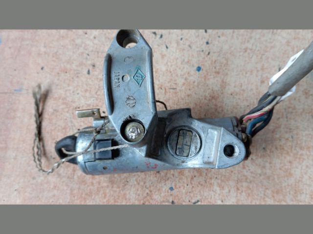 bontott NISSAN PICK UP Gyújtáskapcsoló