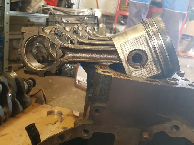 bontott NISSAN PICK UP Motorblokk (Fűzött)