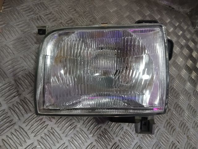 bontott NISSAN PICK UP Bal Fényszóró