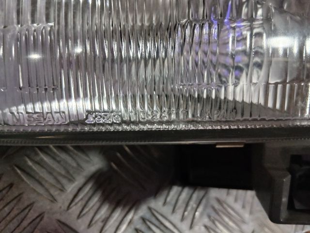 bontott NISSAN PICK UP Bal Fényszóró