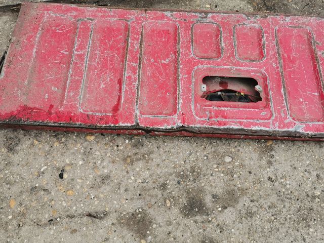 bontott NISSAN PICK UP Csomagtérajtó (Üres lemez)