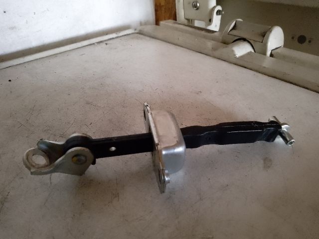 bontott NISSAN PIXO Jobb hátsó Ajtóhatároló