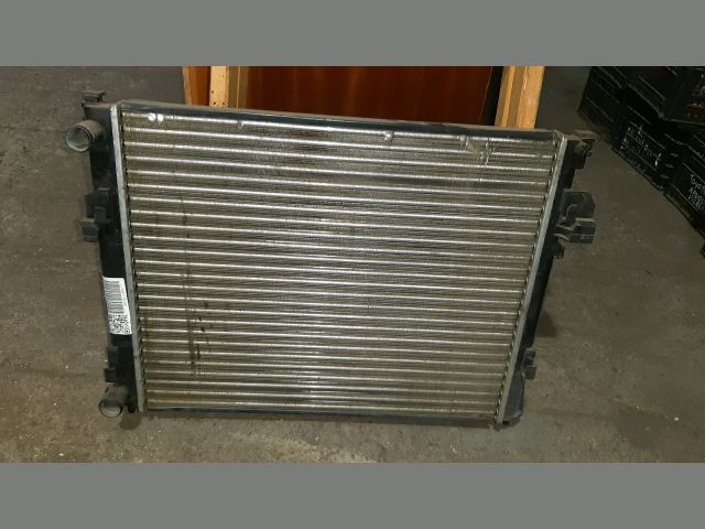 bontott NISSAN PRIMASTAR Vízhűtő Radiátor (Nem klímás)