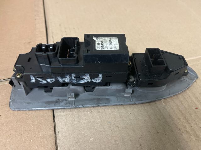 bontott NISSAN PRIMASTAR Ablakemelő és Tükör Kapcsoló