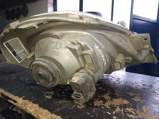 bontott NISSAN PRIMASTAR Bal Fényszóró