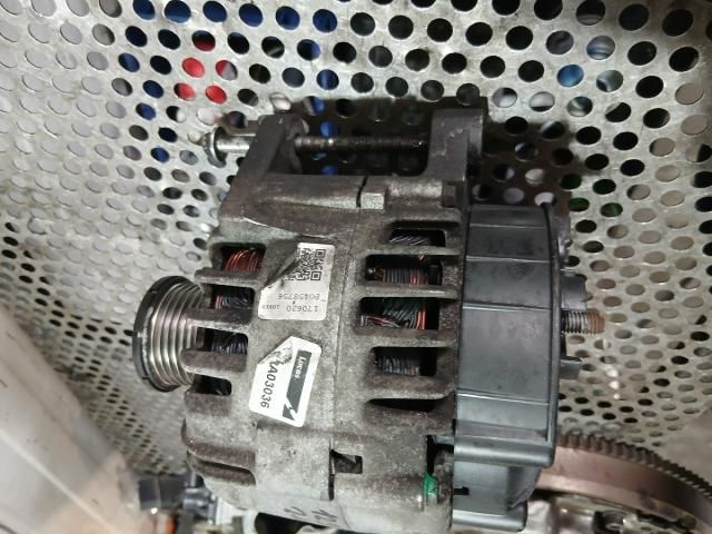 bontott NISSAN PRIMASTAR Generátor