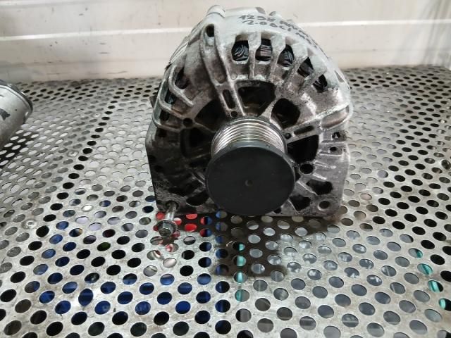 bontott NISSAN PRIMASTAR Generátor