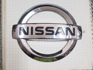 bontott NISSAN PRIMASTAR Hátsó Embléma