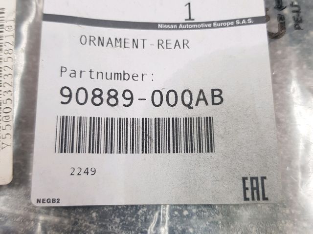 bontott NISSAN PRIMASTAR Hátsó Embléma