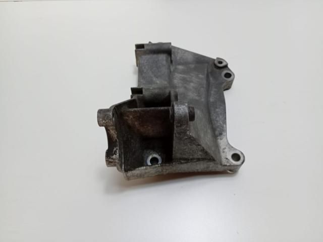 bontott NISSAN PRIMASTAR Tartó Bak