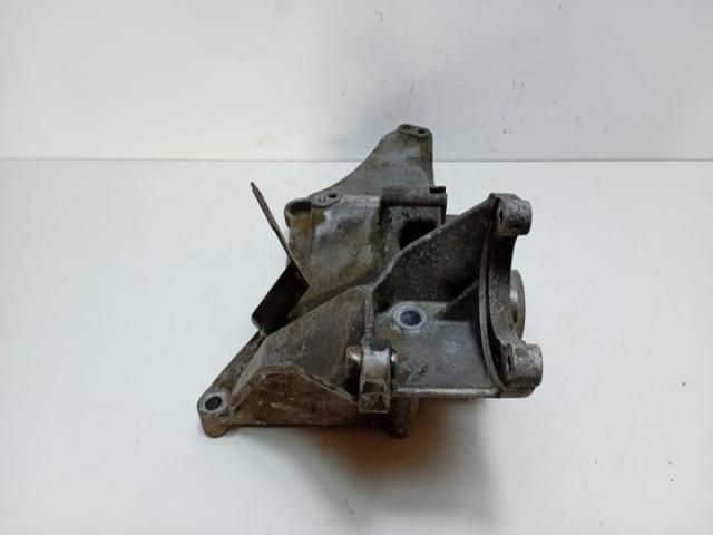 bontott NISSAN PRIMASTAR Tartó Bak