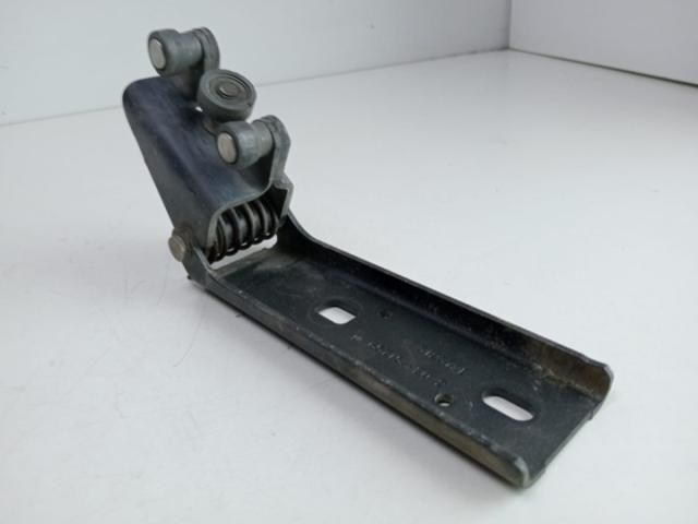 bontott NISSAN PRIMASTAR Tolóajtó Sín Görgő