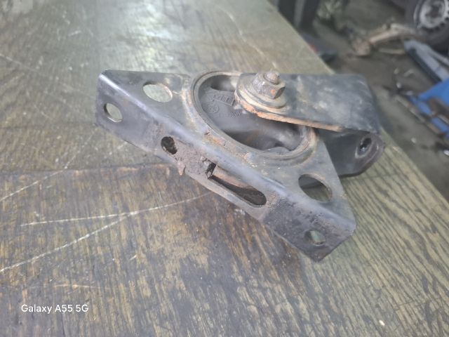 bontott NISSAN PRIMERA Motor Tartó Bak (Fém)