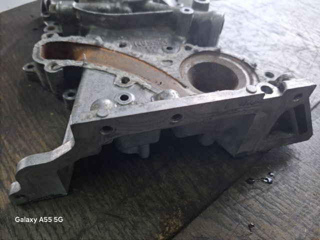 bontott NISSAN PRIMERA Olajszivattyú