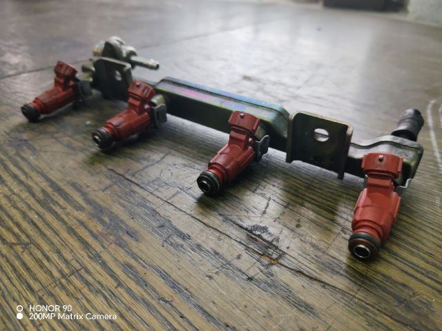 bontott NISSAN PRIMERA Porlasztó Sor / Híd