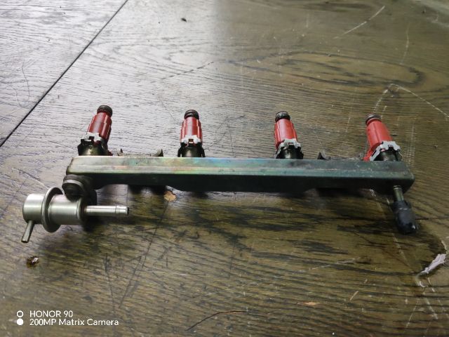 bontott NISSAN PRIMERA Porlasztó Sor / Híd