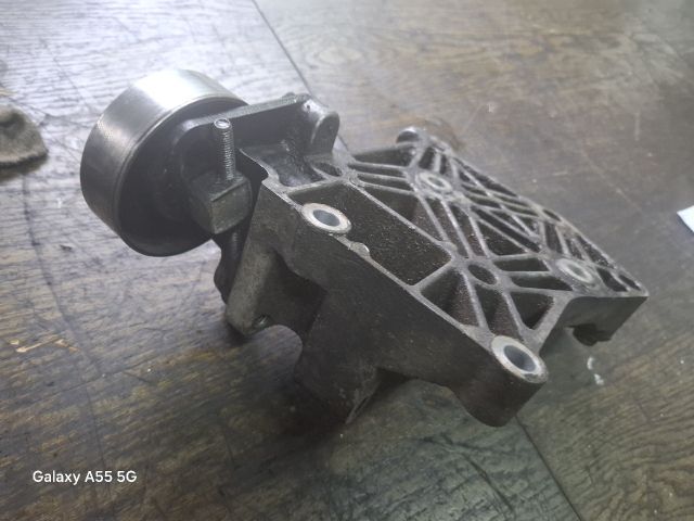 bontott NISSAN PRIMERA Szervó Tartó Bak Szíjfeszítővel