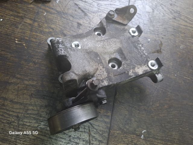 bontott NISSAN PRIMERA Szervó Tartó Bak Szíjfeszítővel