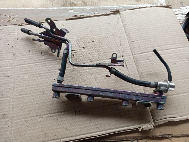 bontott NISSAN PRIMERA Porlasztó Sor / Híd