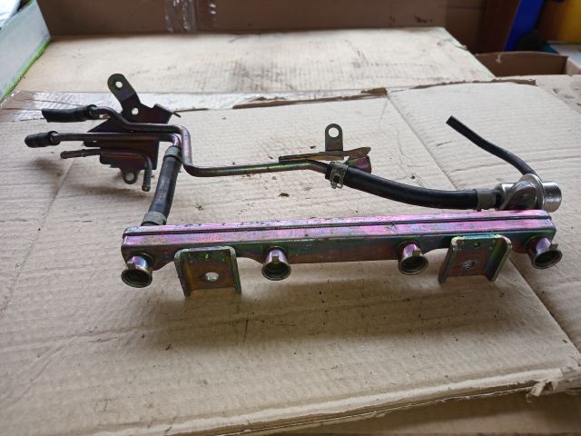 bontott NISSAN PRIMERA Porlasztó Sor / Híd