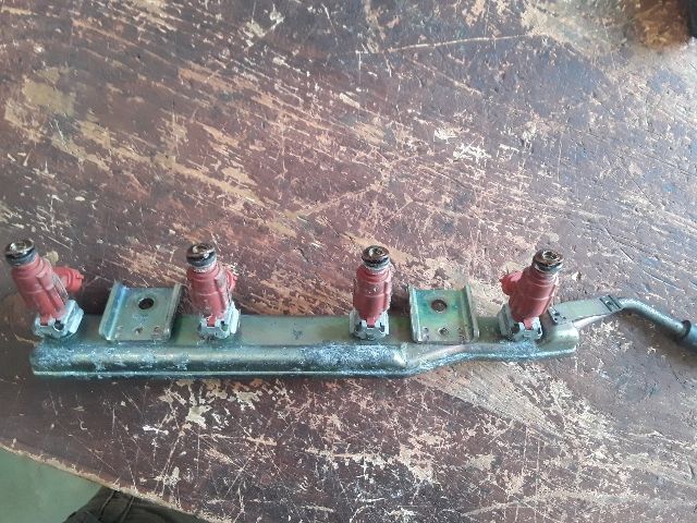 bontott NISSAN PRIMERA Porlasztó Sor / Híd