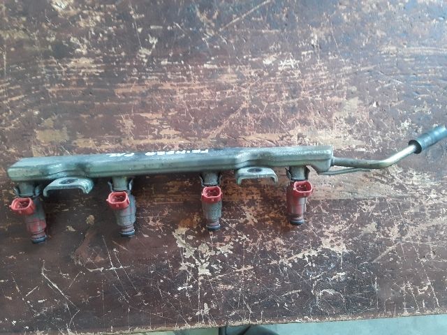 bontott NISSAN PRIMERA Porlasztó Sor / Híd