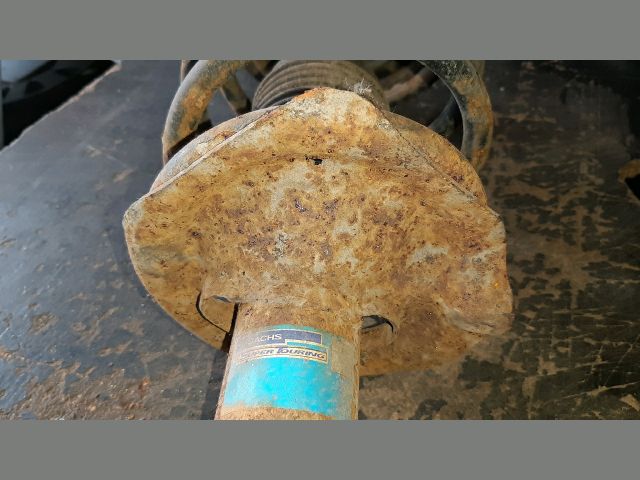 bontott NISSAN PRIMERA Bal első Gólyaláb (Lengécsillapító, Rugó)