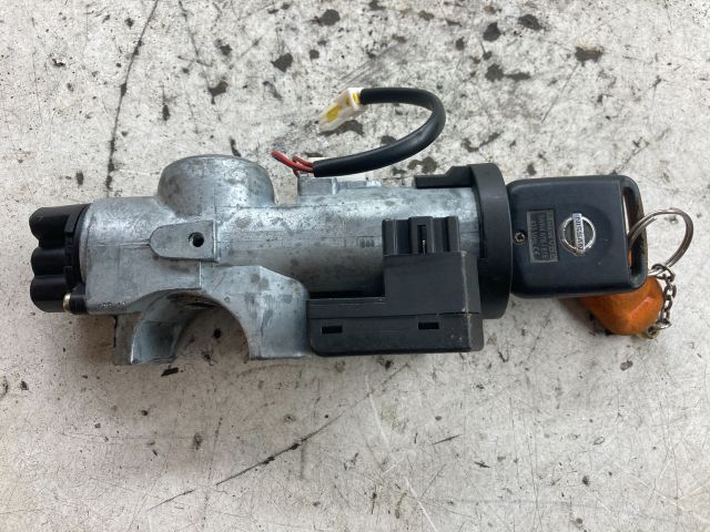 bontott NISSAN PRIMERA Gyújtáskapcsoló