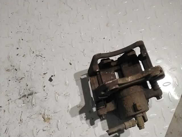 bontott NISSAN PRIMERA Jobb első Féknyereg Munkahengerrel