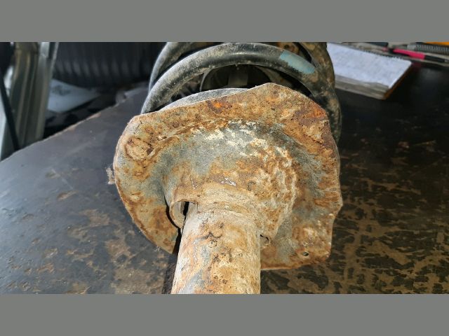 bontott NISSAN PRIMERA Bal első Gólyaláb (Lengécsillapító, Rugó)