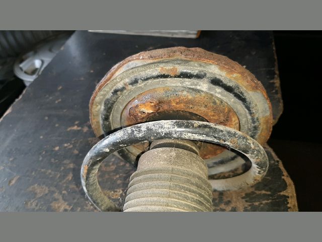 bontott NISSAN PRIMERA Bal első Gólyaláb (Lengécsillapító, Rugó)