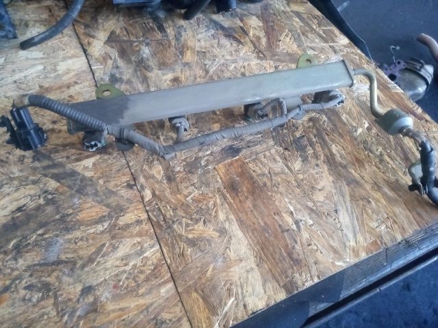 bontott NISSAN PRIMERA Porlasztó Sor / Híd