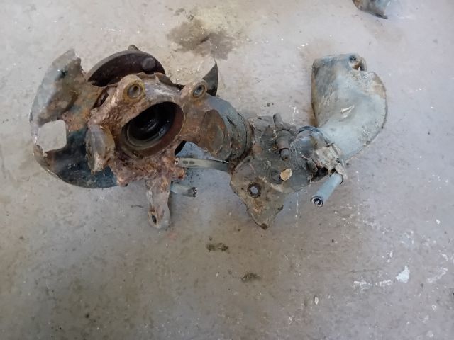 bontott NISSAN PRIMERA Jobb első Csonkállvány Kerékaggyal