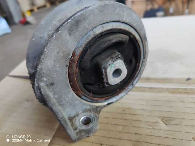 bontott NISSAN PRIMERA Motor Tartó Bak (Fém)