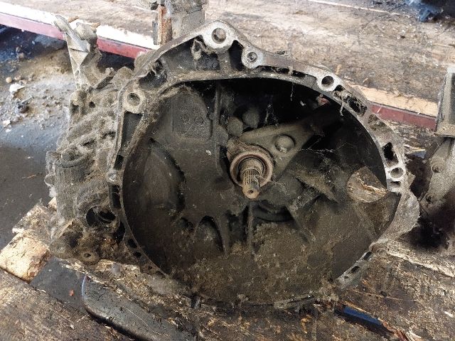 bontott NISSAN PRIMERA Váltó (Mechanikus)